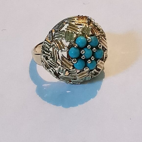 Vintage 14Kt Gold and Turquoise Ring- Fabulous Estate Ring - Picture 2 of 3